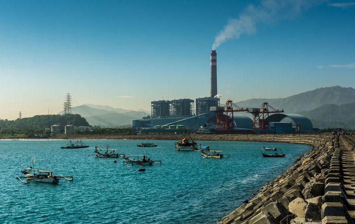 Kolencentrale in Pelabuhan Ratu, West-Java                              Ares Jonekson / Shutterstock.com