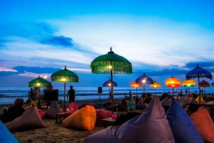 Gouverneur Bali overweegt quotum voor toeristen